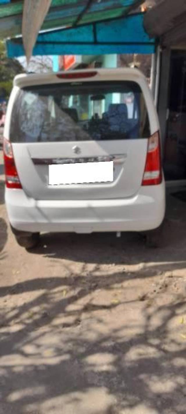 https://images10.gaadi.com/usedcar_image/4569661/original/processed_452b382f-ea69-4342-b582-26f10e4cd4aa.jpg?imwidth=6401
