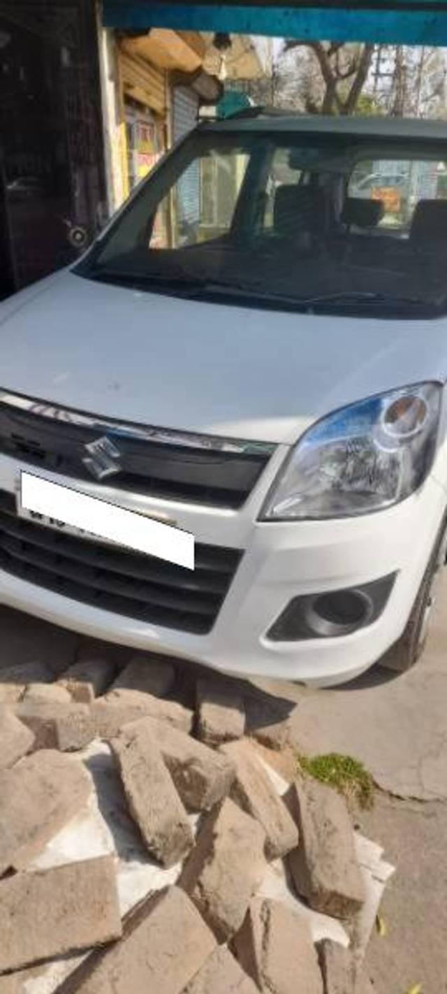 https://images10.gaadi.com/usedcar_image/4569661/original/processed_d53fdb43-adab-42d3-a58b-6ebc09be7ac7.jpg?imwidth=6402