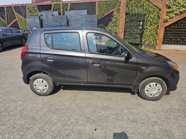 https://images10.gaadi.com/usedcar_image/4569667/original/6cc74b2b6dfea273458043d44b137a4f.jpg?imwidth=6401