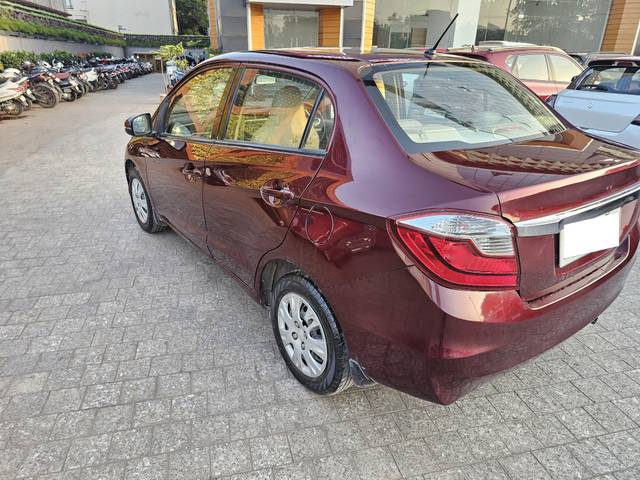 https://images10.gaadi.com/usedcar_image/4569669/original/processed_b71e05827b2172755e5019be3a08ae18.jpg?imwidth=6402