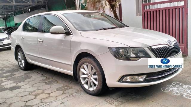 https://images10.gaadi.com/usedcar_image/4569671/original/processed_1da7ed4244b92f069ffab52984031351.jpeg?imwidth=6400