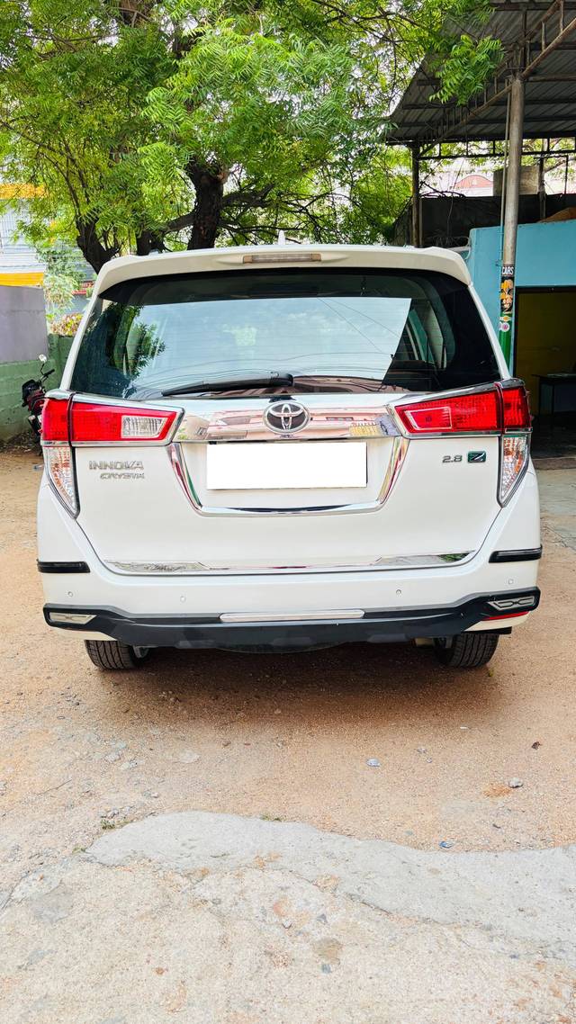 https://images10.gaadi.com/usedcar_image/4569678/original/processed_5ca0381c9f545c87fae10656204e98cc.jpg?imwidth=6401