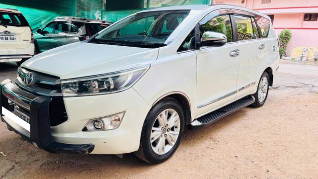 https://images10.gaadi.com/usedcar_image/4569678/original/processed_7ccfe1ec8c47c975ccfb2f83c698a4b5.jpg?imwidth=6402