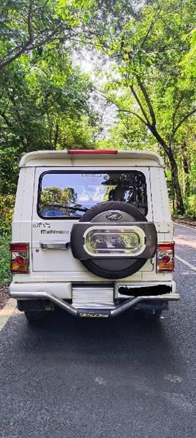 https://images10.gaadi.com/usedcar_image/4569687/original/processed_c552aa2b-5cf1-4dca-bb17-563eb08f020e.jpg?imwidth=6402