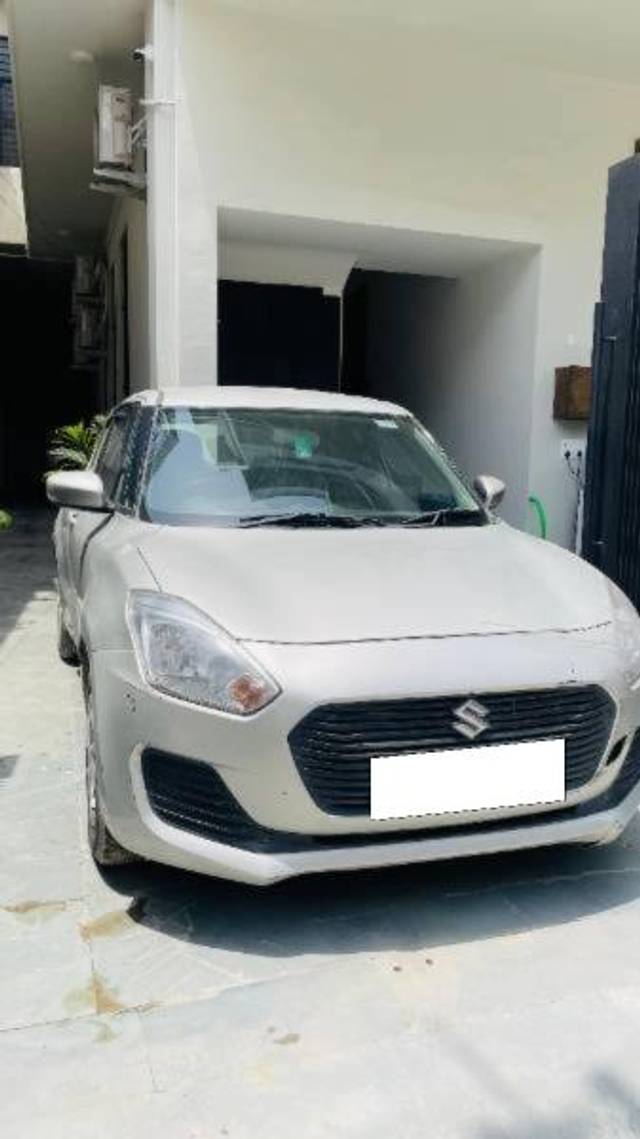 https://images10.gaadi.com/usedcar_image/4569689/original/processed_f7b17021-7d66-40c8-913a-7d3f4f9797c8.jpg?imwidth=6402