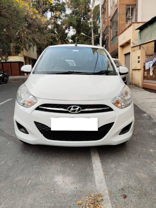 https://images10.gaadi.com/usedcar_image/4569703/original/processed_ecffb495025a121c845b02d3b53b9080.jpg?imwidth=6402