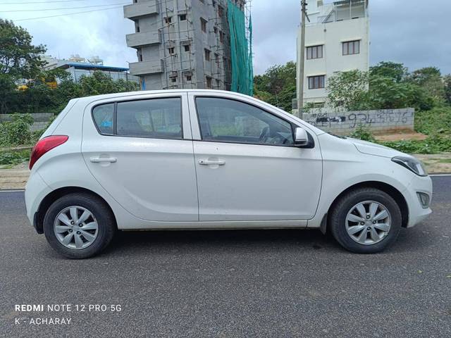 https://images10.gaadi.com/usedcar_image/4569730/original/processed_716a31400a1d6bfe49fd5c4cf66b5a50.jpg?imwidth=6401