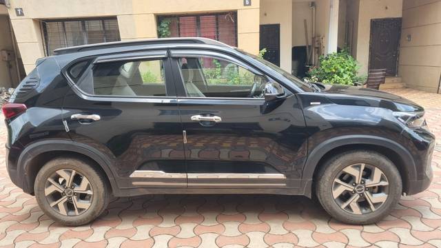 https://images10.gaadi.com/usedcar_image/4569739/original/processed_a9a3a499c77614e86a880842405b68e7.jpg?imwidth=6401