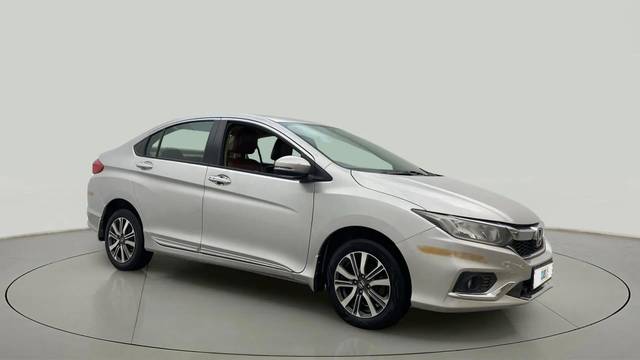https://images10.gaadi.com/usedcar_image/4569744/original/09cb5b7e354fdffcaffc0fd439760cbe.jpg?imwidth=6400