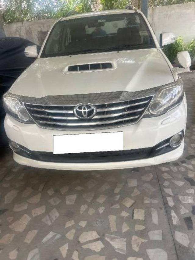 https://images10.gaadi.com/usedcar_image/4569747/original/processed_fad32f91-809d-4545-9b09-11aec7ede757.jpg?imwidth=6400