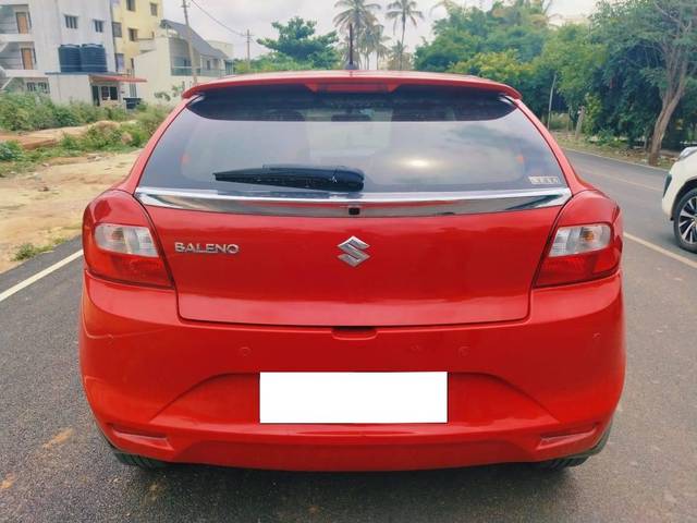 https://images10.gaadi.com/usedcar_image/4569749/original/processed_c16407a4e670e3f093f917d8f367e507.jpg?imwidth=6402