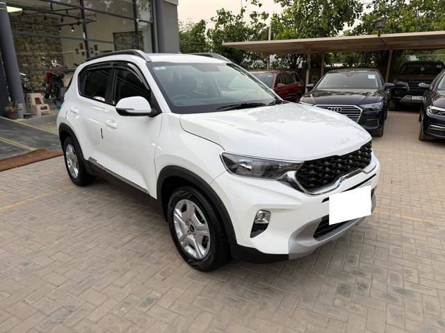 https://images10.gaadi.com/usedcar_image/4569753/original/processed_20ec40d079786ff06ea4dff63c59bf0e.jpg?imwidth=6400