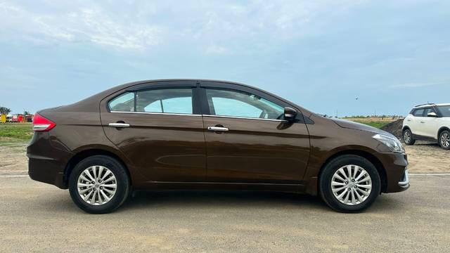 https://images10.gaadi.com/usedcar_image/4569781/original/d81e7e4ca3f326ece2da1ad37befdb74.jpg?imwidth=6401