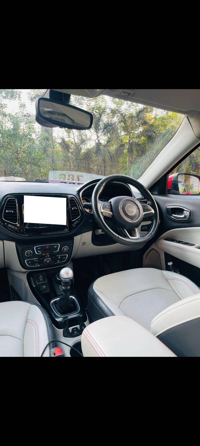 https://images10.gaadi.com/usedcar_image/4569782/original/processed_7afb12fea96eb4ae382503422cf95efa.jpg?imwidth=6400