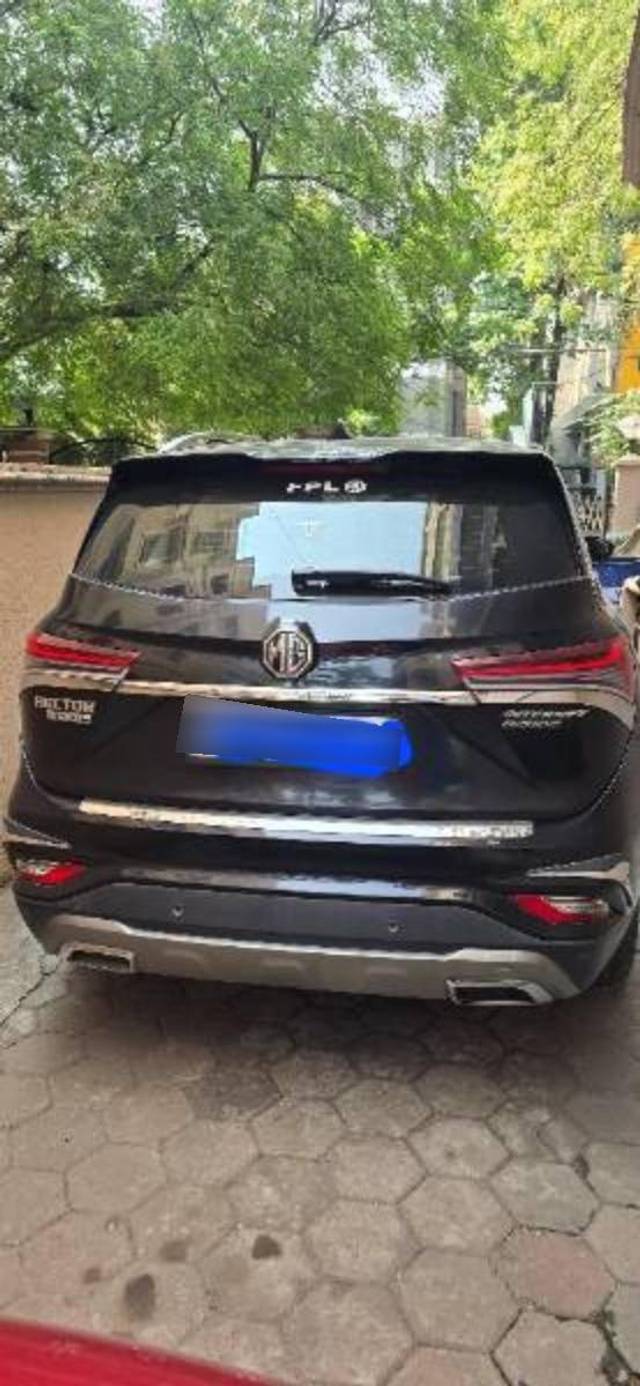 https://images10.gaadi.com/usedcar_image/4569785/original/processed_processed_31a24446-5f98-4717-bf54-2b9c13d796de.jpg?imwidth=6400