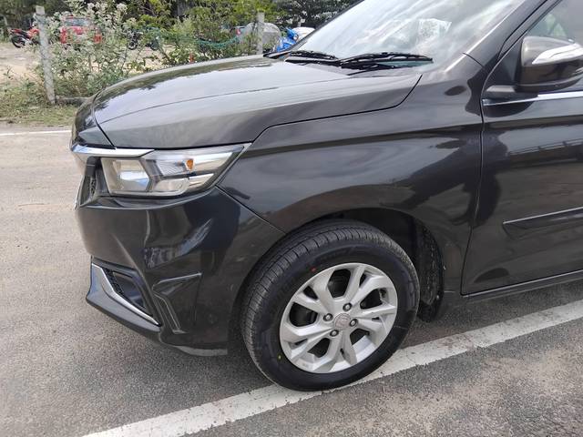 https://images10.gaadi.com/usedcar_image/4569786/original/processed_e3ca3dbbd0b2323be6da2881f5b8797d.jpg?imwidth=6400