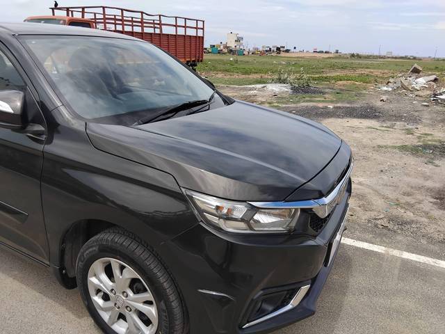 https://images10.gaadi.com/usedcar_image/4569786/original/processed_ef64f0cd6cf68f24e4fbb1517b762ea0.jpg?imwidth=6401