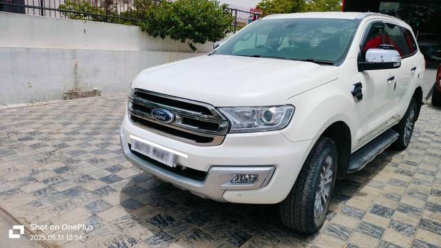 https://images10.gaadi.com/usedcar_image/4569800/original/processed_fe586e660da5040ae9e58863330f5479.jpg?imwidth=6402