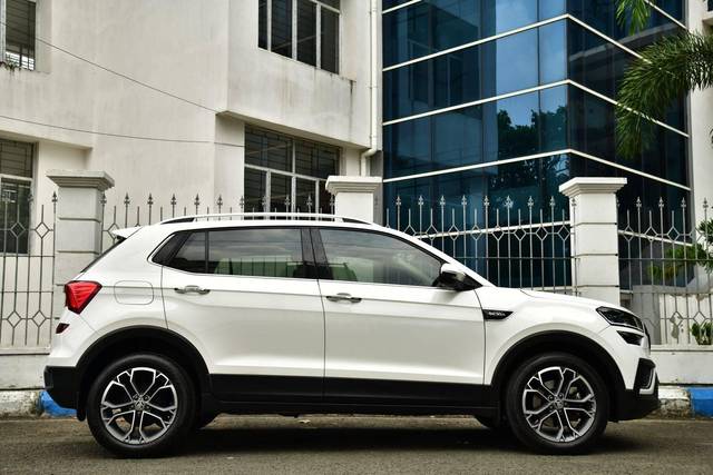 https://images10.gaadi.com/usedcar_image/4569802/original/processed_ea15764b9e6c2adaf9bf4f0bf93da6cf.jpg?imwidth=6401