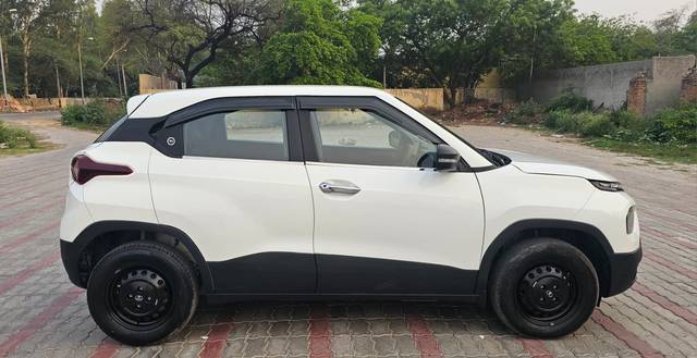 https://images10.gaadi.com/usedcar_image/4569803/original/916afd2e52371d34637d4806b1acf469.jpg?imwidth=6401