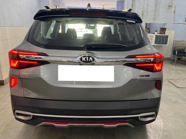https://images10.gaadi.com/usedcar_image/4569811/original/processed_4b1ab4d90707a6f7261e23f9c3bb2256.jpg?imwidth=6402
