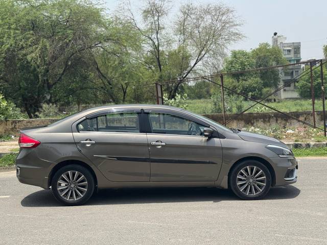 https://images10.gaadi.com/usedcar_image/4569812/original/4665aa8c8aea95f11f996cfaa0687eeb.jpg?imwidth=6401
