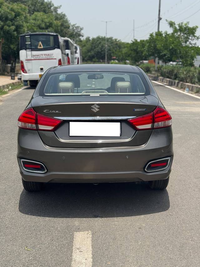 https://images10.gaadi.com/usedcar_image/4569812/original/processed_a6d7a93735035ed8d1167706f76f4051.jpg?imwidth=6402