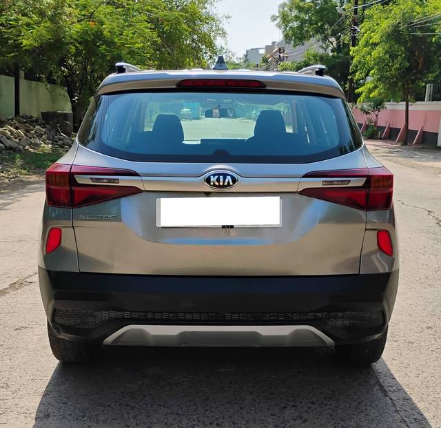 https://images10.gaadi.com/usedcar_image/4569823/original/processed_86f5709e602cf5cd0bf4d63b878c7f35.jpg?imwidth=6402