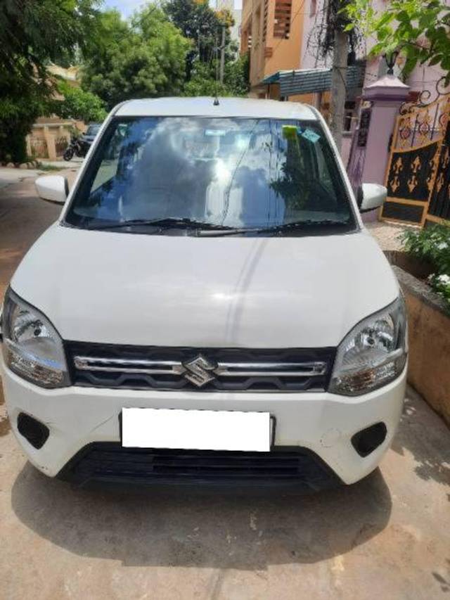 https://images10.gaadi.com/usedcar_image/4569849/original/processed_abe5b025-b5ba-40b6-9772-00acc0182684.jpg?imwidth=6402