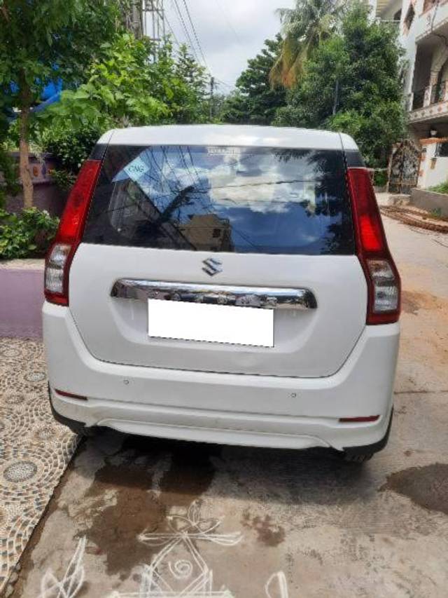 https://images10.gaadi.com/usedcar_image/4569849/original/processed_f97dfef5-094e-43c3-b32d-9bdbb776b69d.jpg?imwidth=6400