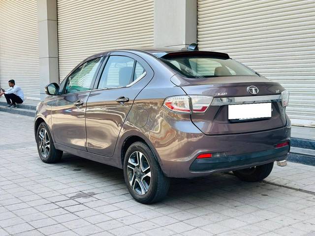 https://images10.gaadi.com/usedcar_image/4569864/original/processed_7c3b9d6a4c9bb5185aa34b92993e8150.jpg?imwidth=6402