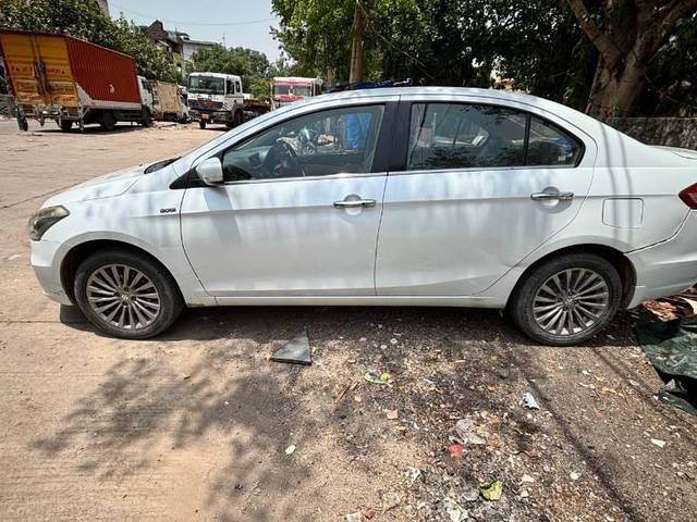https://images10.gaadi.com/usedcar_image/4569865/original/processed_c1b81f56-8582-4a6e-a09d-3251839a008b.jpg?imwidth=6400