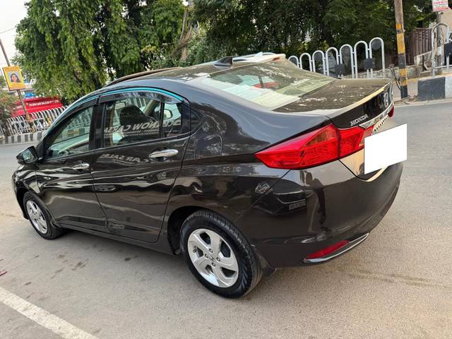 https://images10.gaadi.com/usedcar_image/4569866/original/processed_2840fe44eeccac7f739d2a7d4fc36ca7.jpg?imwidth=6402