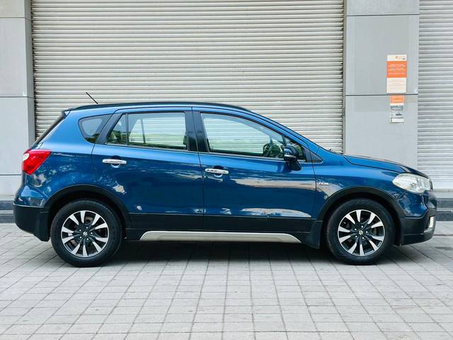 https://images10.gaadi.com/usedcar_image/4569876/original/378d4ba389bc6a34c89c541408f35040.jpg?imwidth=6401
