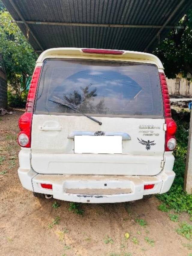 https://images10.gaadi.com/usedcar_image/4569877/original/processed_87c2ebcc-e61b-48e5-9e1d-c3692d4d1b07.jpeg?imwidth=6401