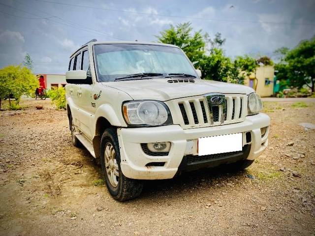 https://images10.gaadi.com/usedcar_image/4569877/original/processed_9e77fd25-e528-47b3-b5a3-5bf2f00f06c9.jpeg?imwidth=6400