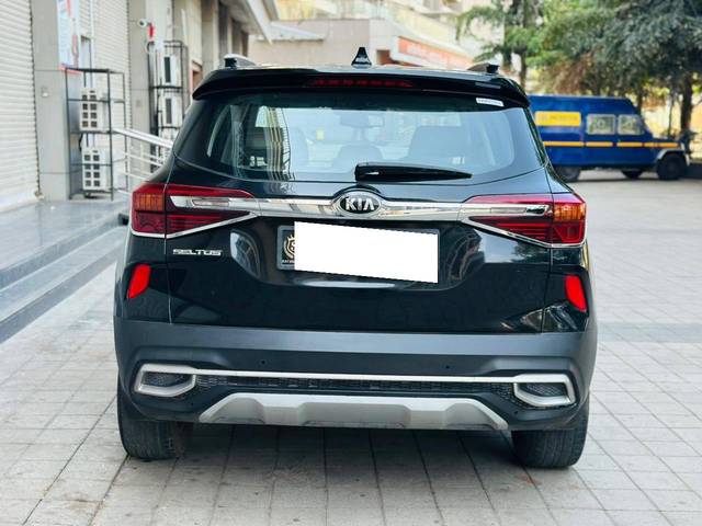 https://images10.gaadi.com/usedcar_image/4569878/original/processed_85b9b6475da13abf281aecc8353f90d0.jpg?imwidth=6402