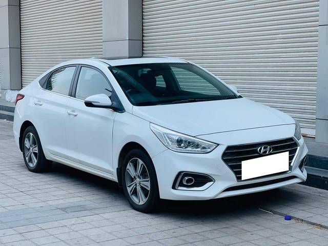 https://images10.gaadi.com/usedcar_image/4569880/original/processed_c6dcb6736eec2d6d043b32b91403391d.jpg?imwidth=6400