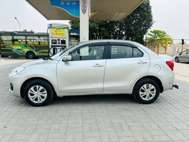 https://images10.gaadi.com/usedcar_image/4569885/original/processed_ff0388107ca96fc3b892a18ae2d4bc45.jpg?imwidth=6402