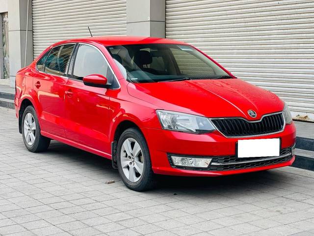 https://images10.gaadi.com/usedcar_image/4569892/original/processed_c852e9af84e47a66eb4546672de10b36.jpg?imwidth=6400