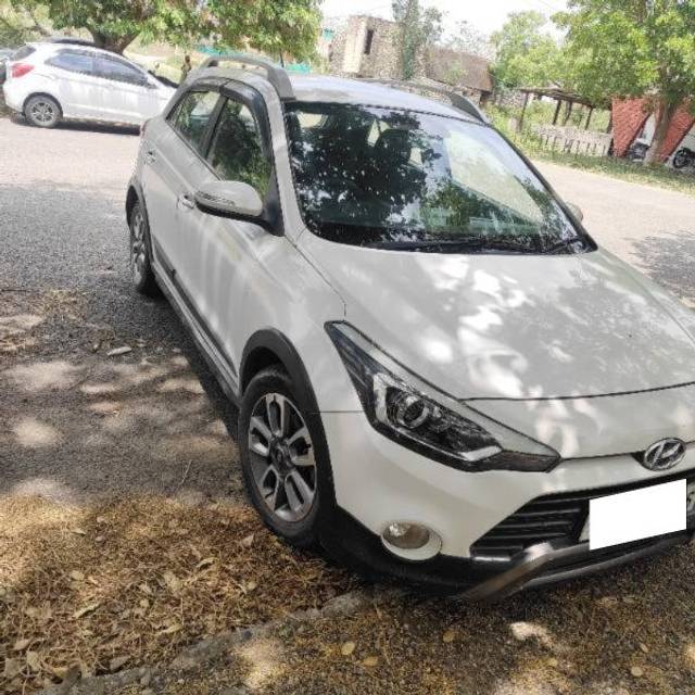 https://images10.gaadi.com/usedcar_image/4569901/original/processed_6d833f7c-fcc1-4549-b897-f0766350d602.jpg?imwidth=6400