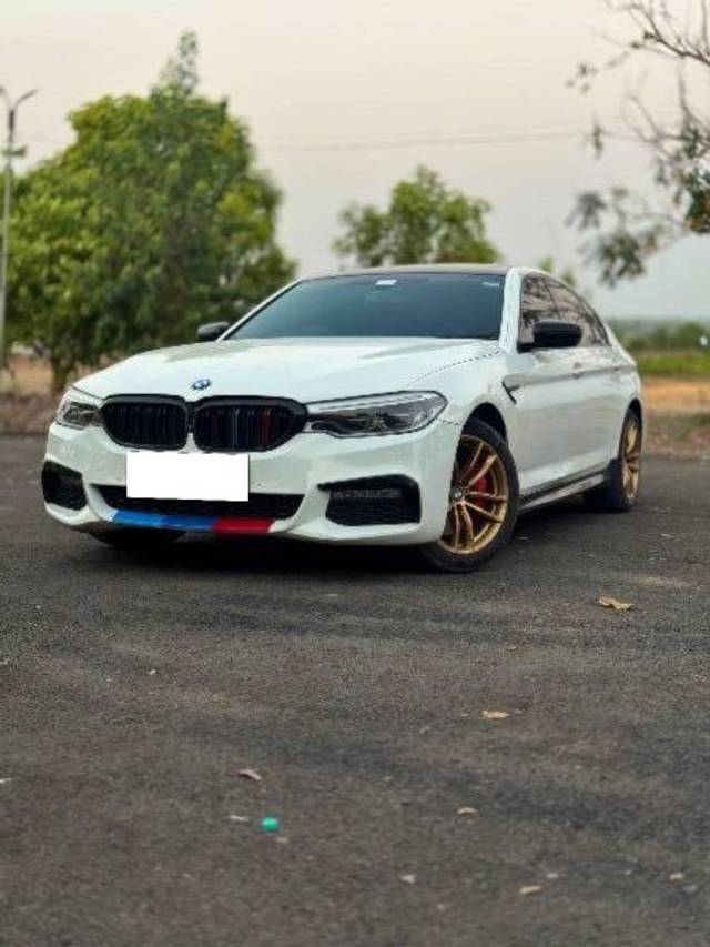 https://images10.gaadi.com/usedcar_image/4569904/original/processed_9cc7c16b-e797-475c-b167-7d572fc49026.jpeg?imwidth=6402