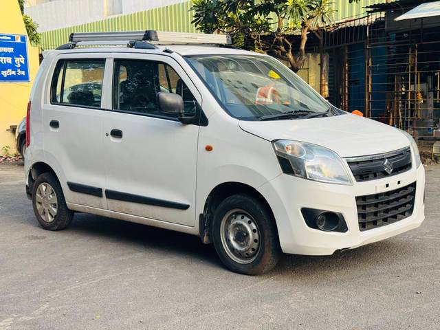 https://images10.gaadi.com/usedcar_image/4569911/original/processed_2977f7ffa4ef5245222bb9a3e5b7f6af.jpg?imwidth=6400
