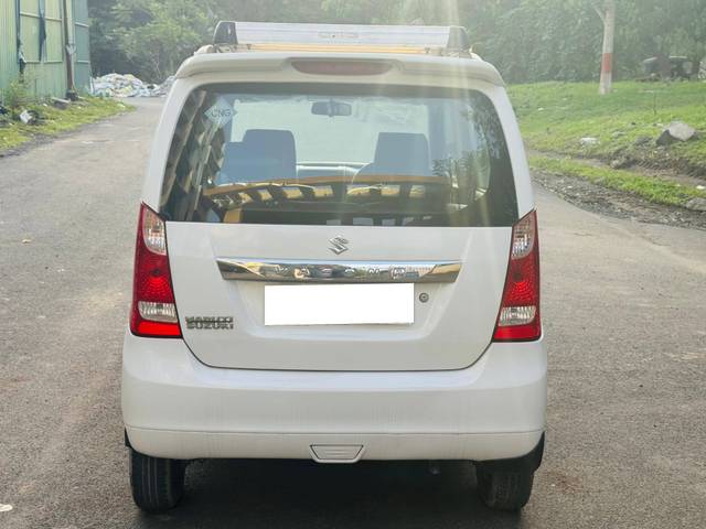 https://images10.gaadi.com/usedcar_image/4569911/original/processed_70a9e19874cd521d6a4fc3a27ecf9f7c.jpg?imwidth=6401