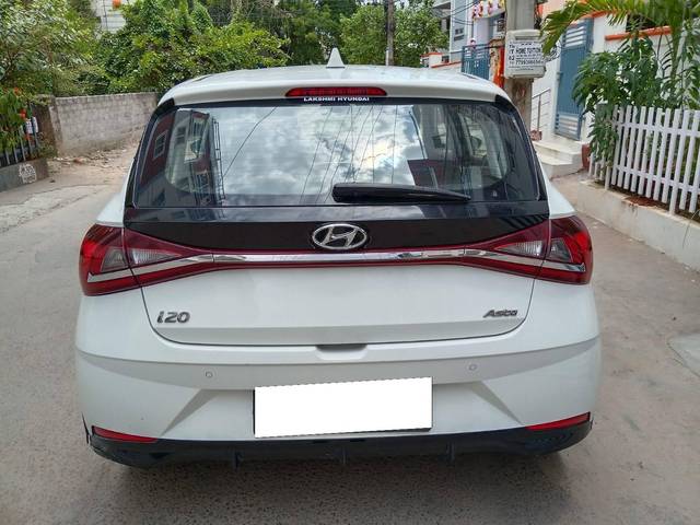 https://images10.gaadi.com/usedcar_image/4569913/original/processed_e456ac70f22f288f2c261c3263376d77.jpg?imwidth=6402