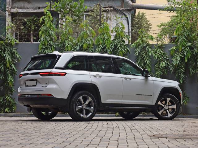 https://images10.gaadi.com/usedcar_image/4569919/original/processed_6f8596cc807916ec3d5419b18f48ed38.jpg?imwidth=6402