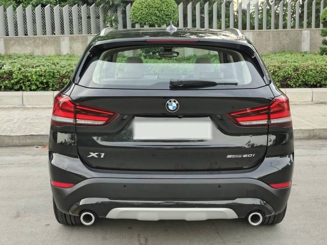 https://images10.gaadi.com/usedcar_image/4569920/original/processed_ea0c075ee821390219f4ea99600ca113.jpeg?imwidth=6402