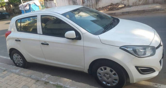 https://images10.gaadi.com/usedcar_image/4569930/original/0dbf2d2bbed1706fa582c315d7ad33d7.png?imwidth=6401