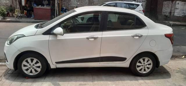 https://images10.gaadi.com/usedcar_image/4569931/original/processed_638a8a1fa5cedf4d3df79781961fc52a.jpg?imwidth=6402