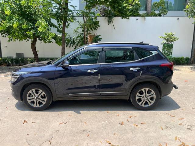 https://images10.gaadi.com/usedcar_image/4569937/original/759c64c0eaaeb9fc8321e4e44a364e8a.jpg?imwidth=6402